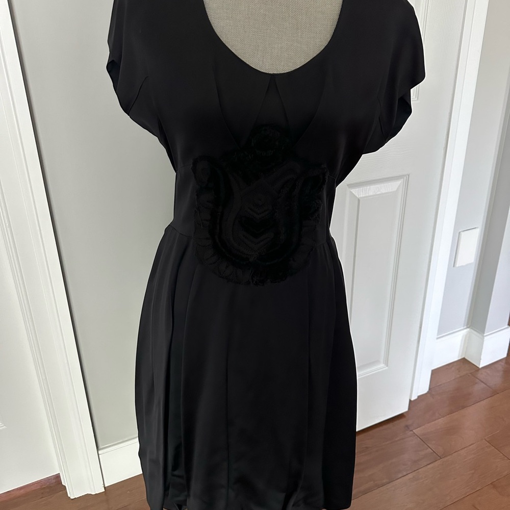 D-due black dress